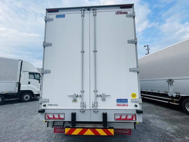 いすゞギガアルミウイング大型（10t）[写真05]