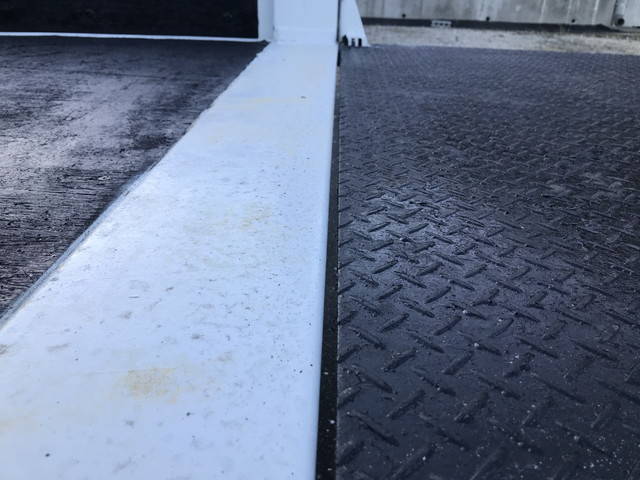 いすゞエルフダブルキャブ（Wキャブ）小型（2t・3t）[写真16]