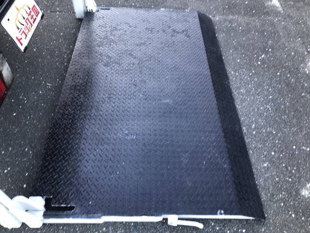 いすゞエルフダブルキャブ（Wキャブ）小型（2t・3t）[写真17]