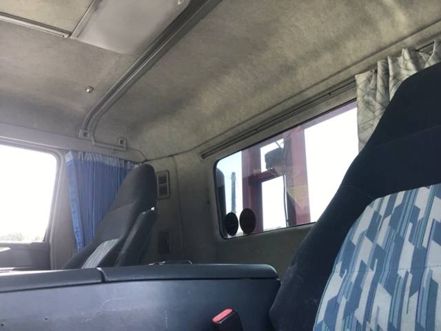 三菱ふそうスーパーグレートトレーラーヘッド（トラクターヘッド）大型（10t）[写真31]