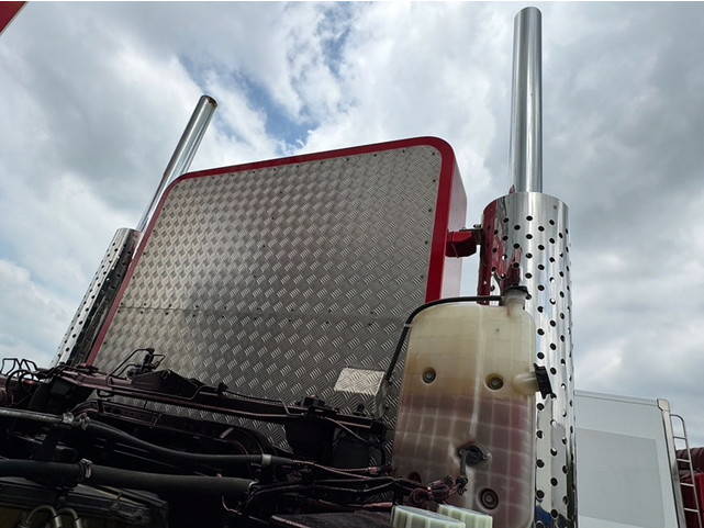 三菱ふそうスーパーグレートトレーラーヘッド（トラクターヘッド）大型（10t）[写真13]