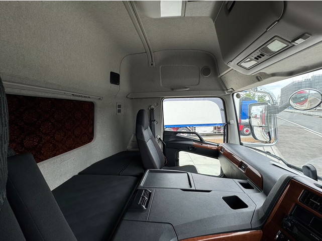 三菱ふそうスーパーグレートトレーラーヘッド（トラクターヘッド）大型（10t）[写真17]