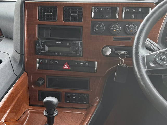 三菱ふそうスーパーグレートトレーラーヘッド（トラクターヘッド）大型（10t）[写真08]