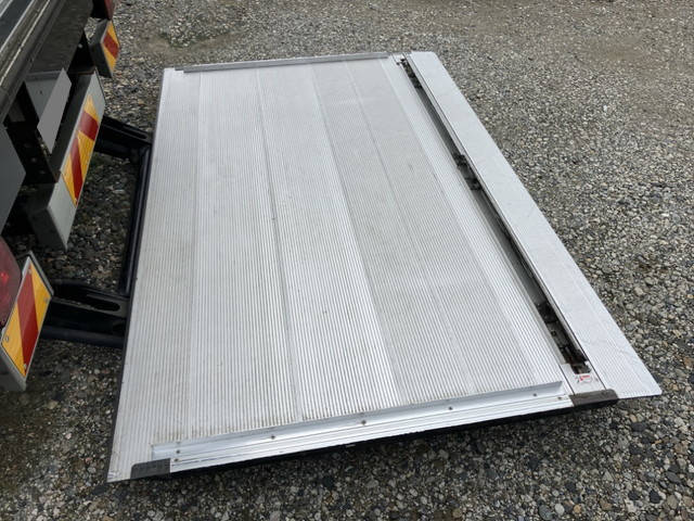 日野レンジャーアルミバン中型（4t）[写真10]