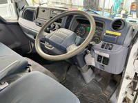 三菱ふそうキャンター平ボディ小型（2t・3t）[写真32]