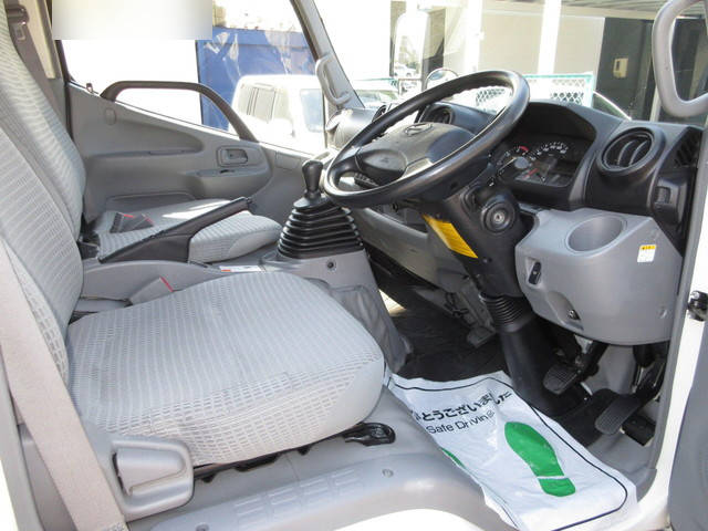 日野デュトロアルミバン小型（2t・3t）[写真39]