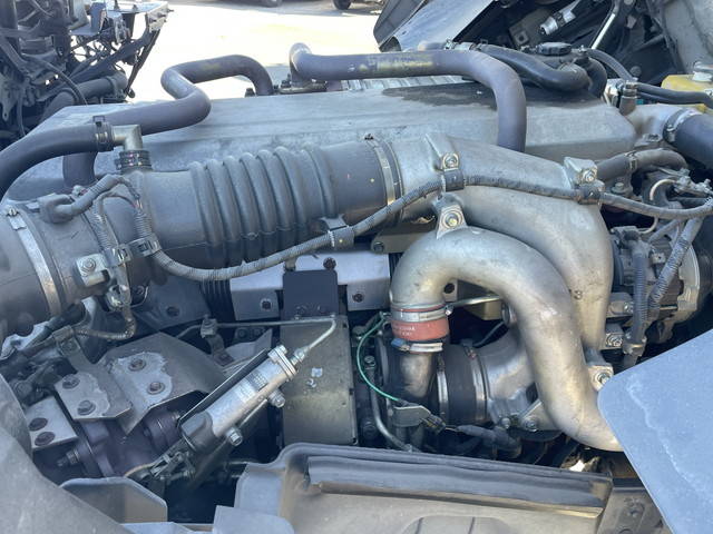 日野プロフィアトレーラーヘッド（トラクターヘッド）大型（10t）[写真22]