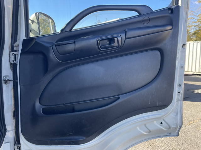 日野プロフィアトレーラーヘッド（トラクターヘッド）大型（10t）[写真25]