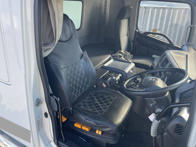 日野プロフィアトレーラーヘッド（トラクターヘッド）大型（10t）[写真29]