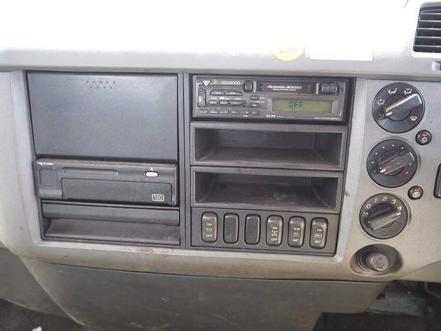 三菱ふそうファイターセルフローダー中型（4t）[写真40]