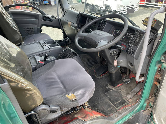 いすゞフォワードパッカー車（塵芥車）増トン（6t・8t）[写真33]