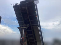 UDトラックスクオンダンプ大型（10t）[写真16]