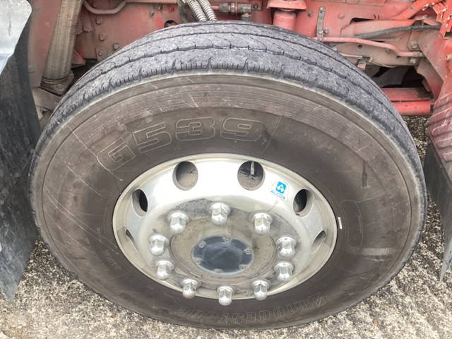 UDトラックスクオンダンプ大型（10t）[写真18]