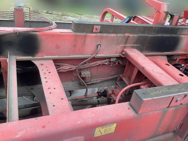 UDトラックスクオンダンプ大型（10t）[写真24]