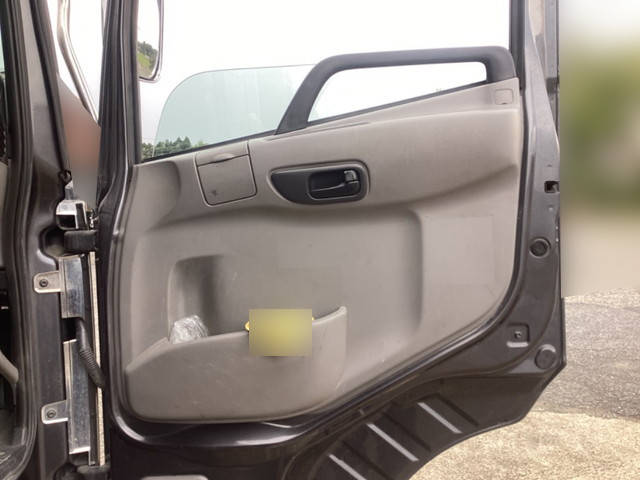 UDトラックスクオンダンプ大型（10t）[写真30]