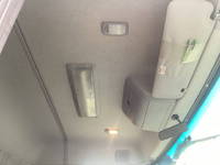 UDトラックスクオンダンプ大型（10t）[写真33]