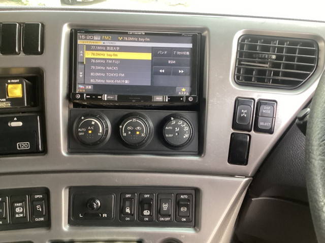 UDトラックスクオンダンプ大型（10t）[写真36]