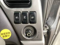 UDトラックスクオンダンプ大型（10t）[写真38]