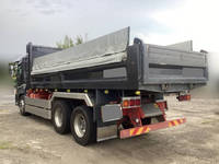 UDトラックスクオンダンプ大型（10t）[写真04]