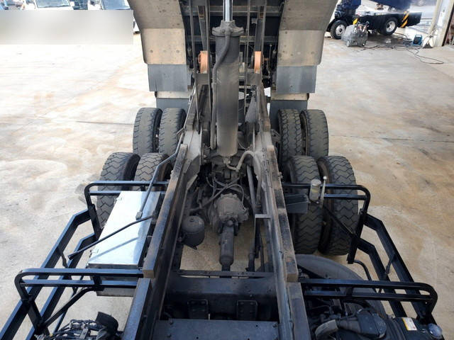 いすゞギガ深ダンプ（土砂禁ダンプ）大型（10t）[写真15]