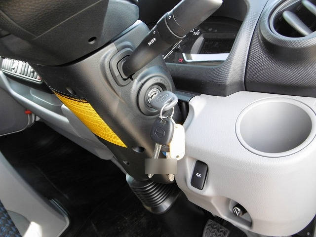 日野デュトロアルミバン小型（2t・3t）[写真06]