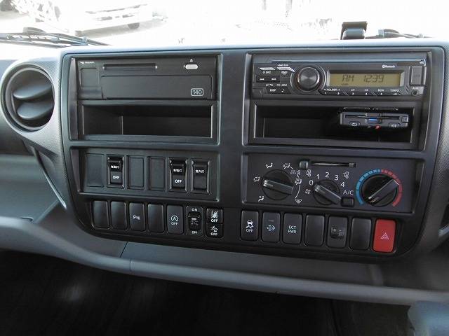 日野デュトロアルミバン小型（2t・3t）[写真08]