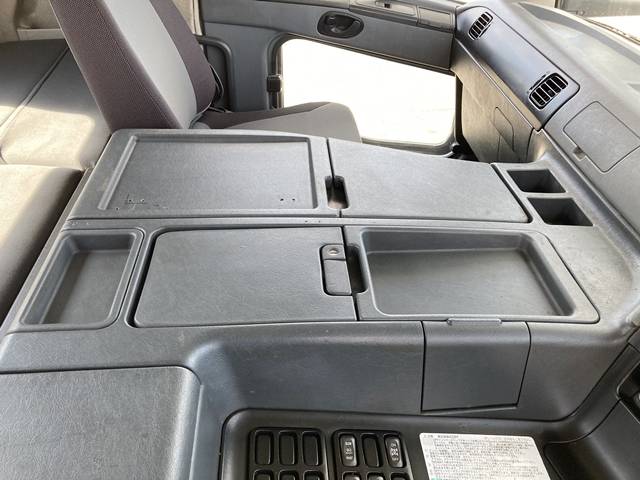 三菱ふそうスーパーグレートセルフクレーン4段大型（10t）[写真35]