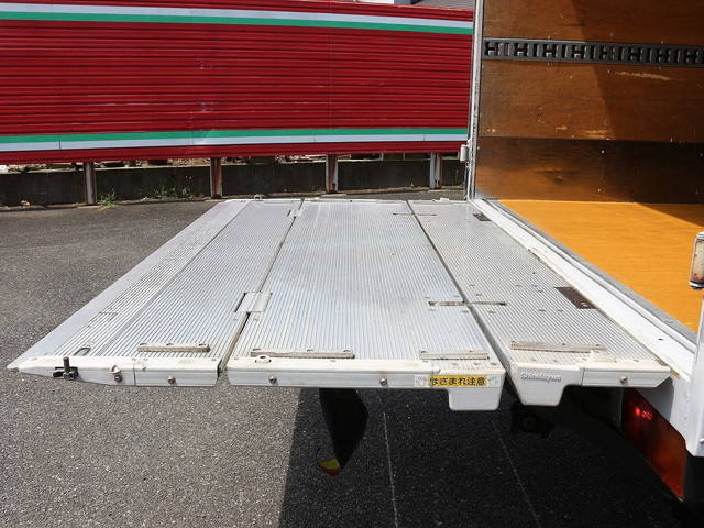 三菱ふそうキャンターアルミバン小型（2t・3t）[写真19]