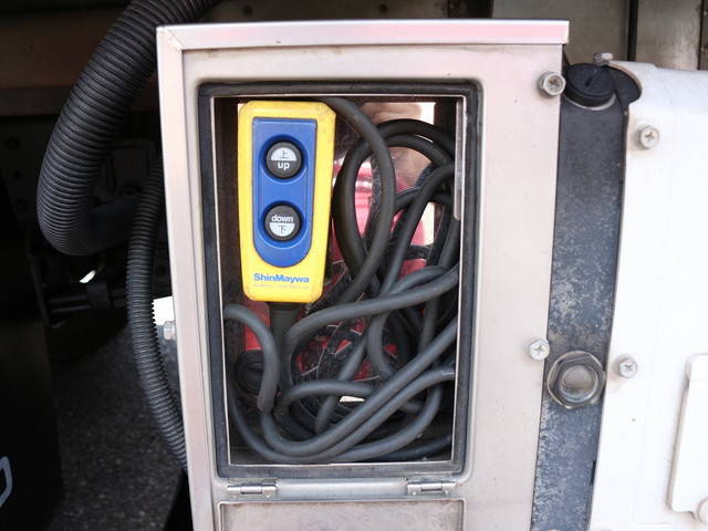 三菱ふそうキャンターアルミバン小型（2t・3t）[写真23]