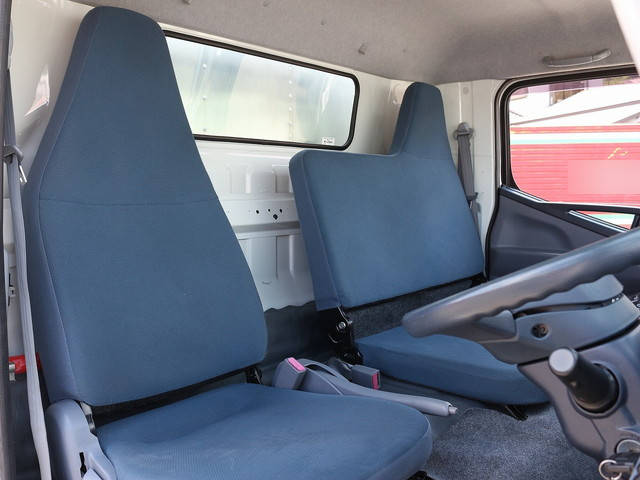 三菱ふそうキャンターアルミバン小型（2t・3t）[写真31]