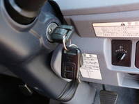 三菱ふそうキャンターアルミバン小型（2t・3t）[写真37]