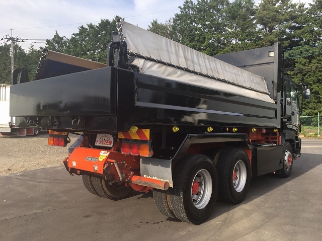 いすゞギガダンプ大型（10t）[写真02]