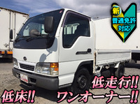 UDトラックスコンドル平ボディ小型（2t・3t）[写真01]