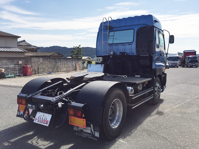 いすゞギガトレーラーヘッド（トラクターヘッド）大型（10t）[写真02]