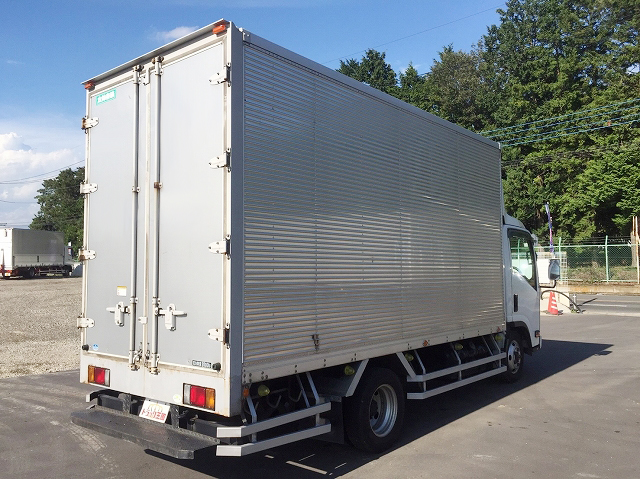 いすゞエルフアルミバン小型（2t・3t）[写真02]