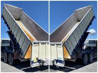 いすゞギガ深ダンプ（土砂禁ダンプ）大型（10t）[写真13]