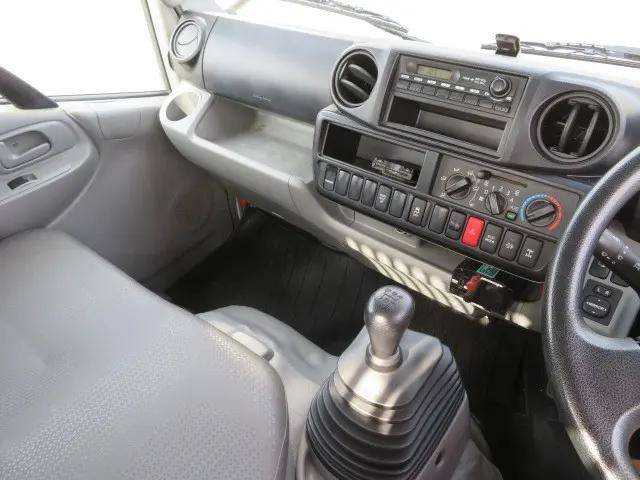 トヨタトヨエースダンプ小型（2t・3t）[写真13]