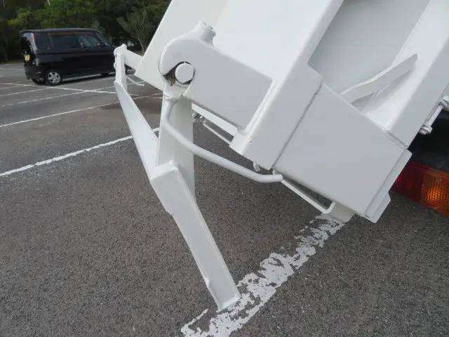 トヨタトヨエースダンプ小型（2t・3t）[写真24]