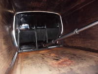 いすゞフォワードパッカー車（塵芥車）増トン（6t・8t）[写真12]