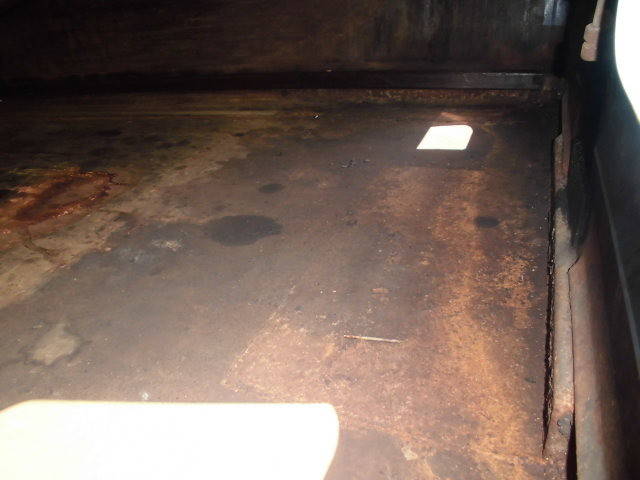 いすゞフォワードパッカー車（塵芥車）増トン（6t・8t）[写真13]