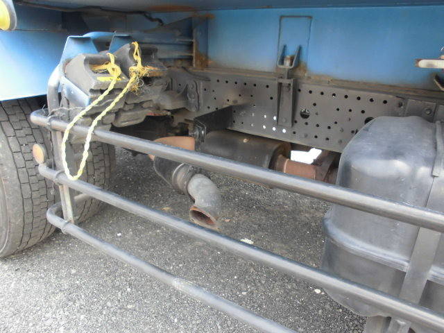 いすゞフォワードパッカー車（塵芥車）増トン（6t・8t）[写真28]