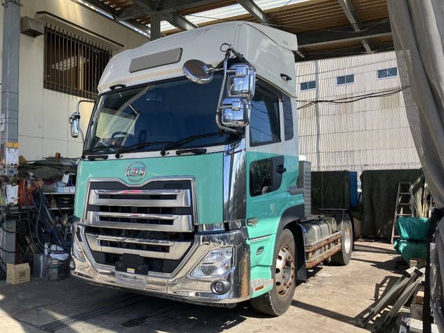 UDトラックスクオントレーラーヘッド（トラクターヘッド）2018年(平成30年)2PG-GK5AAD