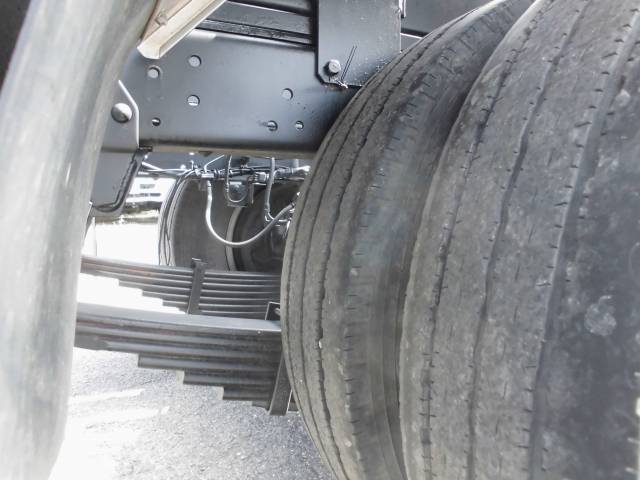 いすゞエルフコンテナ専用車小型（2t・3t）[写真08]