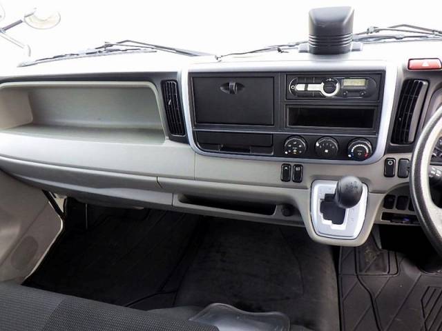 三菱ふそうキャンターダブルキャブ（Wキャブ）小型（2t・3t）[写真12]