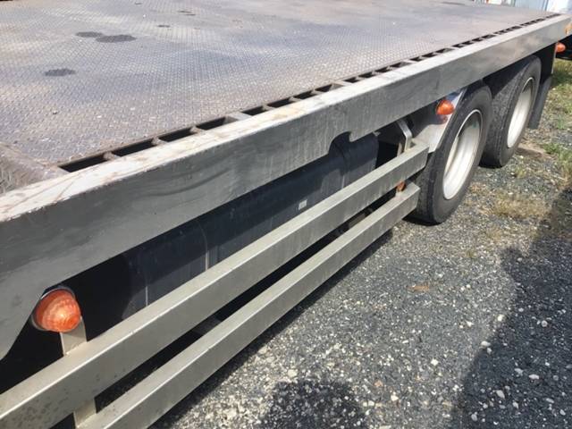 三菱ふそうスーパーグレート平ボディ大型（10t）[写真11]