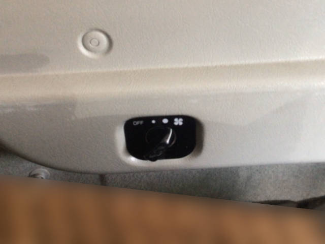 三菱ふそうスーパーグレート平ボディ大型（10t）[写真33]