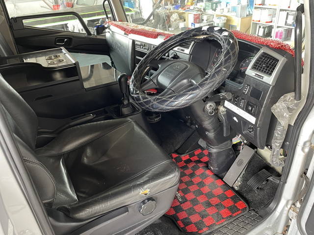 三菱ふそうファイタークレーン5段中型（4t）[写真32]