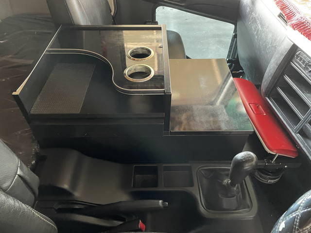 三菱ふそうファイタークレーン5段中型（4t）[写真34]