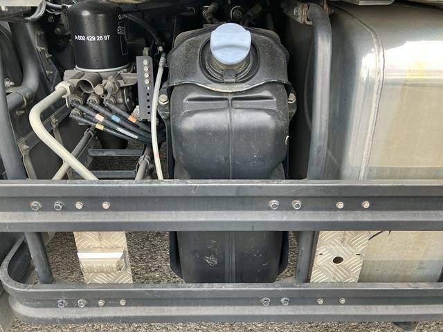 三菱ふそうスーパーグレートトレーラーヘッド（トラクターヘッド）大型（10t）[写真17]