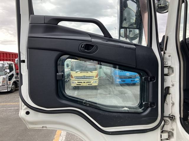 三菱ふそうスーパーグレートトレーラーヘッド（トラクターヘッド）大型（10t）[写真27]